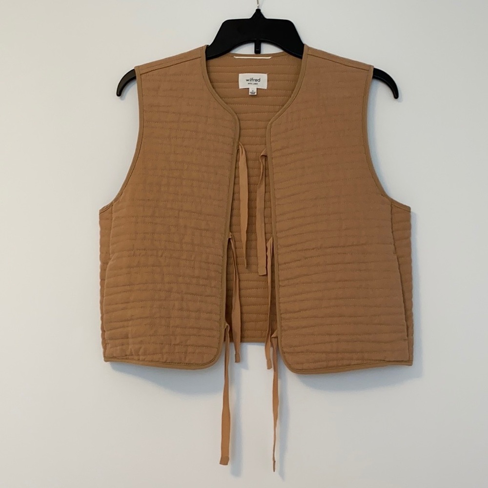 Aritzia Wilfred quilted vest
